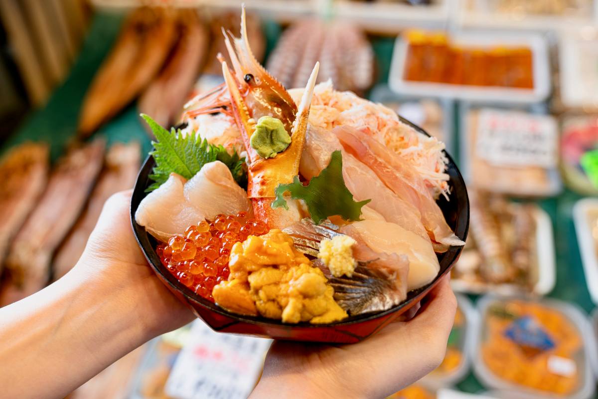 【OMO5小樽】朝市で勝手にお節介丼ツアー