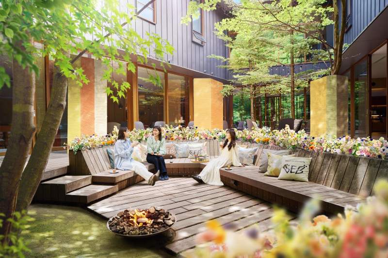 「BEB5軽井沢」BEBフラワーテラス